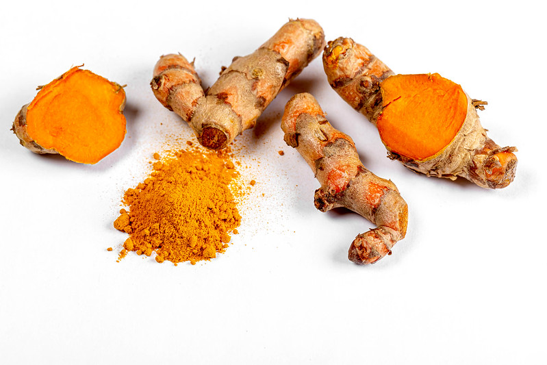 6 proven Turmeric benefits for Face (Drink Turmeric for Acne?)